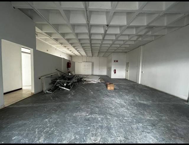230M² WAREHOUSE TO LET IN WYNBERG